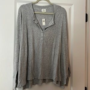 AERIE waffle thermal with thumb holes.  BRAND NEW